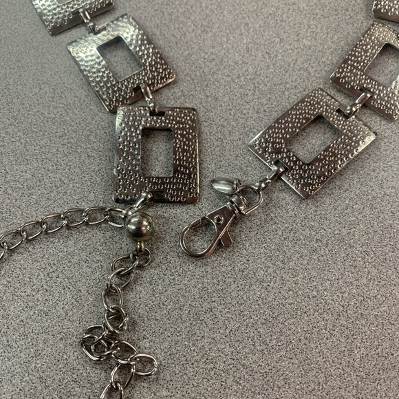 STUNNING silver/metallic clip on belt💎 - Picture 2 of 3